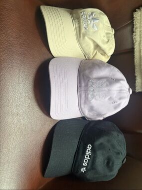 adidas women’s hats bundle !!
